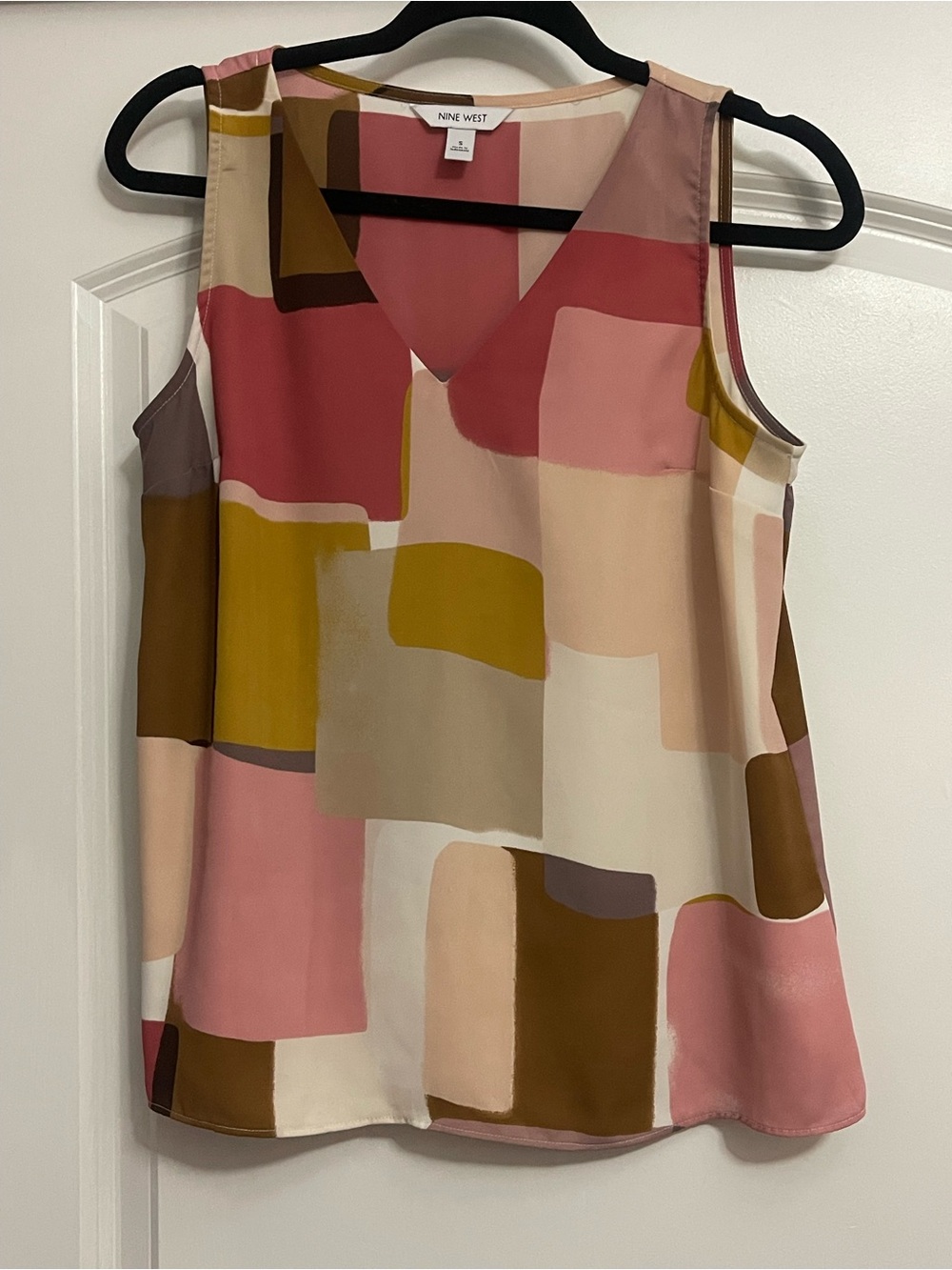 Nine West Pink & Mustard Abstract V-Neck Sleeveless Top